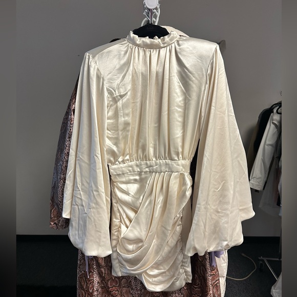 House of cb Khristen ivory satin blouson dress - Picture 5 of 6